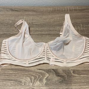 Victoria’s Secret Lace Bra 38DD New NWT sports